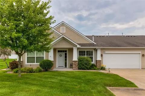 601 Sienna Ridge Dr, West Des Moines, IA 50266