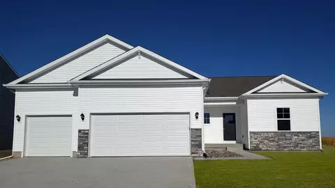 2309 N 8th St, Indianola, IA 50125