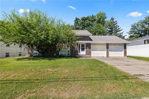 5014 SW 14th St, Des Moines, IA 50315