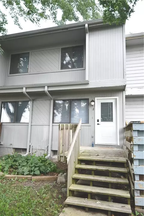 1435 S 5th St #2, Carlisle, IA 50047