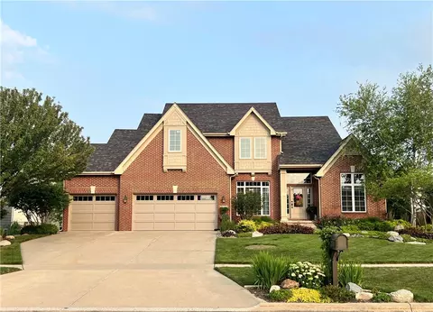 2001 NE Trilein Dr, Ankeny, IA 50021