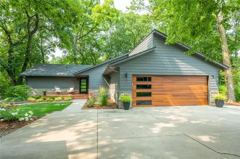 7270 Hyperion Pointe Dr, Johnston, IA 50131