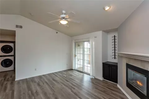 6440 Ep True Pkwy #2306, West Des Moines, IA 50266