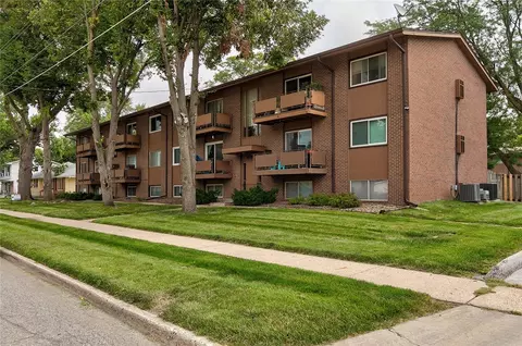 4211 65th St #6, Urbandale, IA 50322