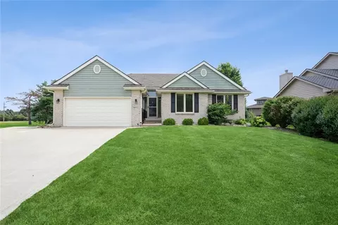 2277 Country Club Blvd, Clive, IA 50325