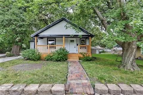 3821 13th St, Des Moines, IA 50313