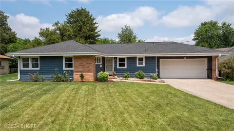 4108 Wakonda Pkwy, Des Moines, IA 50315
