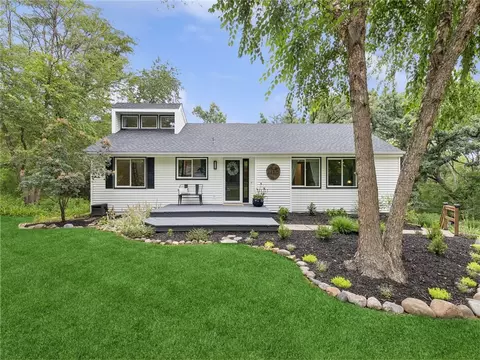 34513 Southview Dr, Cumming, IA 50061
