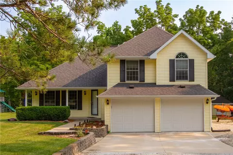 213 Hickory Ln, Otley, IA 50214