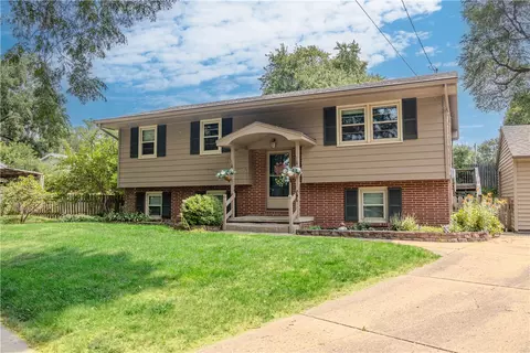 3417 Belmar Dr, Des Moines, IA 50317