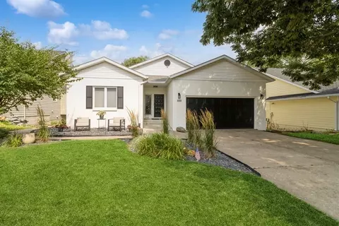 900 S 26th St, West Des Moines, IA 50265