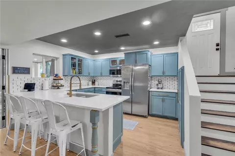 324 E Hughes Ave, Des Moines, IA 50315