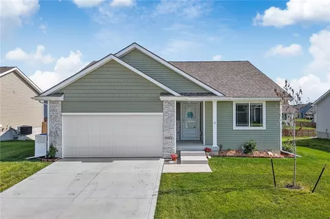 2415 Sunview Dr, Granger, IA 50109