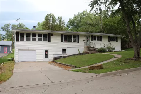 1405 Woodlawn Ave, Chariton, IA 50049