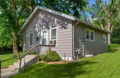 5405 SW 9th St, Des Moines, IA 50315