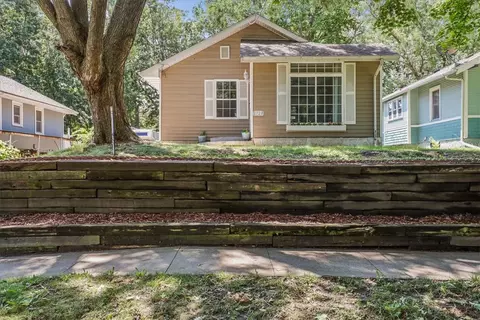 2728 Mondamin Ave, Des Moines, IA 50310