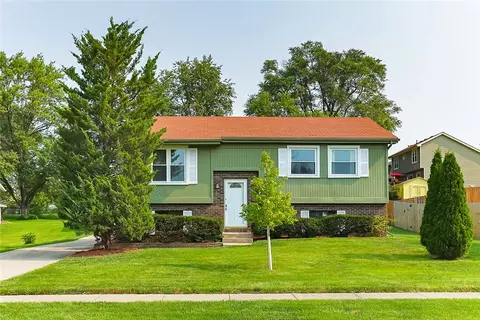 4242 Euclid Ave, Des Moines, IA 50317