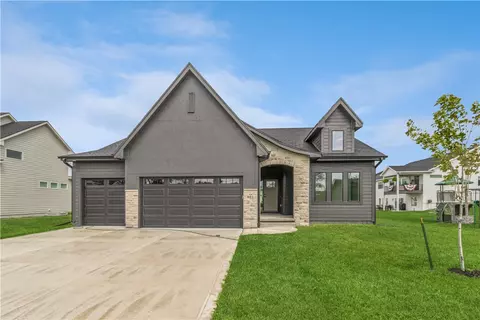 601 Deer Haven St, Polk City, IA 50226