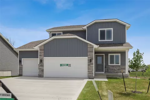 535 NW Rosemont Dr, Waukee, IA 50263