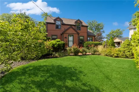 3936 Urbandale Ave, Des Moines, IA 50310