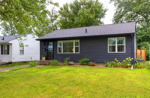 1422 55th St, Des Moines, IA 50311