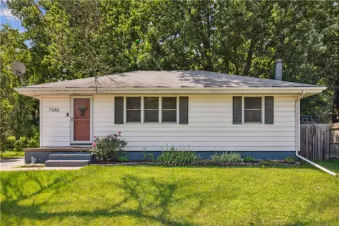 7280 Southview Dr, Des Moines, IA 50315