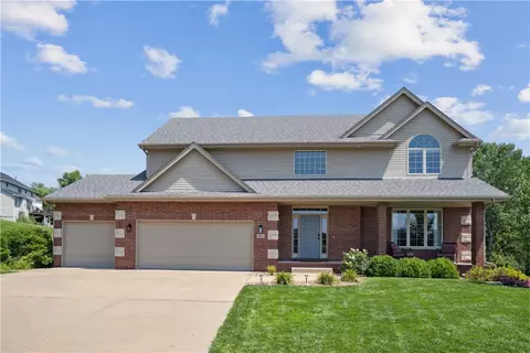 5063 Cherrywood Ct, West Des Moines, IA 50265