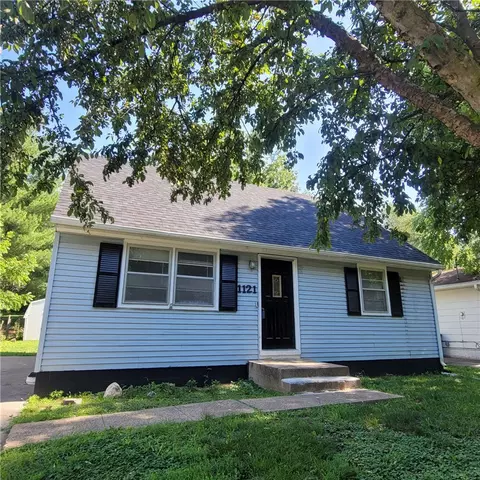 1121 Amos Ave, Des Moines, IA 50315