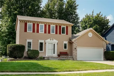 3414 Scenic Vista Dr, West Des Moines, IA 50265