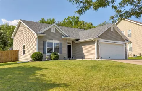3033 E Highview Dr, Des Moines, IA 50320