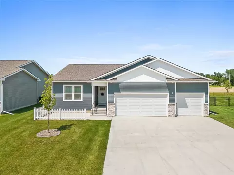 810 NElm St, Elkhart, IA 50073