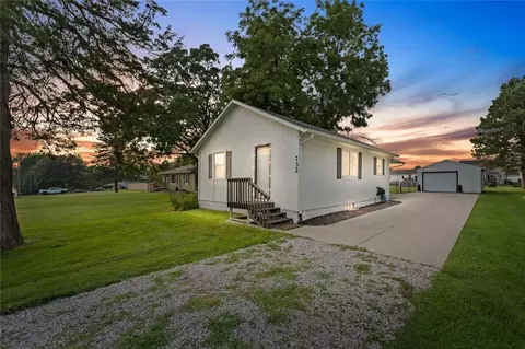 732 SW 54th St, Ankeny, IA 50023