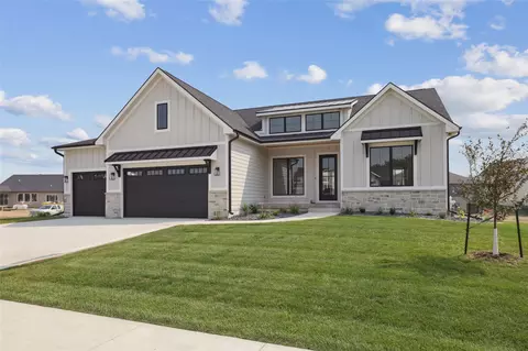 805 Canterbury Cir, Waukee, IA 50263