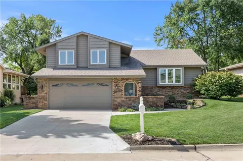 9500 Horton Ave, Urbandale, IA 50322
