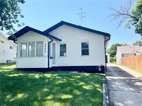 4008 Oxford St, Des Moines, IA 50313