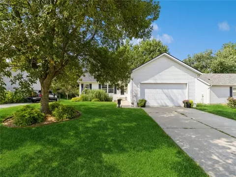 1611 Thomas St, Redfield, IA 50233