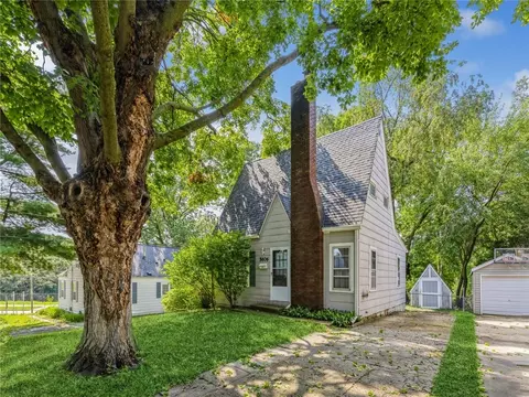 5606 Brattleboro Ave, Des Moines, IA 50311