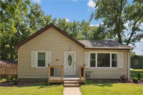 214 Hickory Dr, Ames, IA 50014