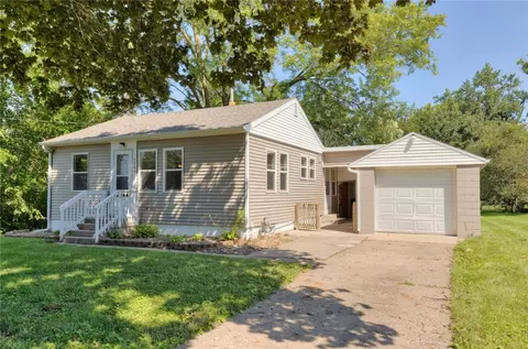 1705 Highview Dr, Des Moines, IA 50315