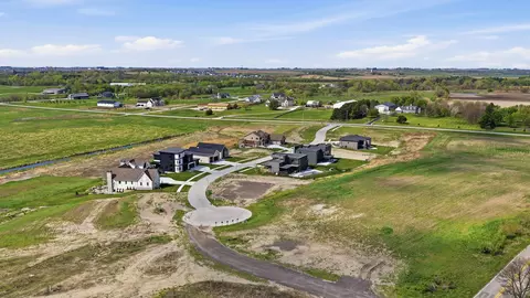 11989 Meadow Springs Dr, Johnston, IA 50131