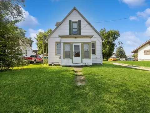 507 N 2nd Ave W, Newton, IA 50208