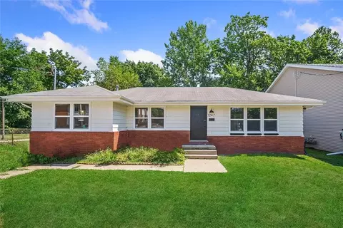 1241 33rd St, Des Moines, IA 50311