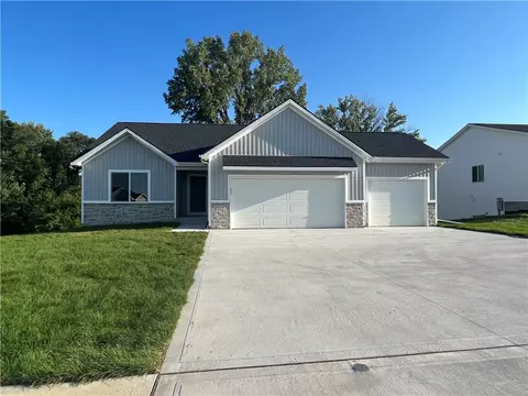 404 Ryan Cir, Mitchellville, IA 50169