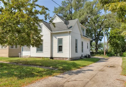 1110 E 12th St, Des Moines, IA 50316