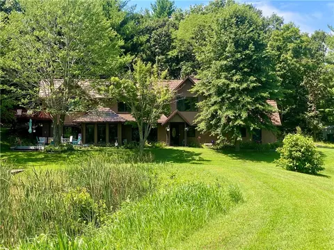 12662 Mckinley Trl, Indianola, IA 50125