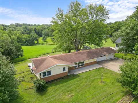 1810 Carbonado Rd, Oskaloosa, IA 52577