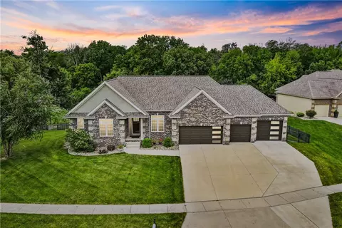 4124 NE Hillcrest Ct, Ankeny, IA 50021