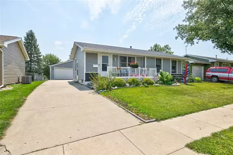 2119 N 5th Ave E, Newton, IA 50208