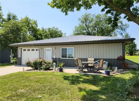 1304 N Roche St, Knoxville, IA 50138