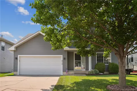 810 15th St SE, Altoona, IA 50009